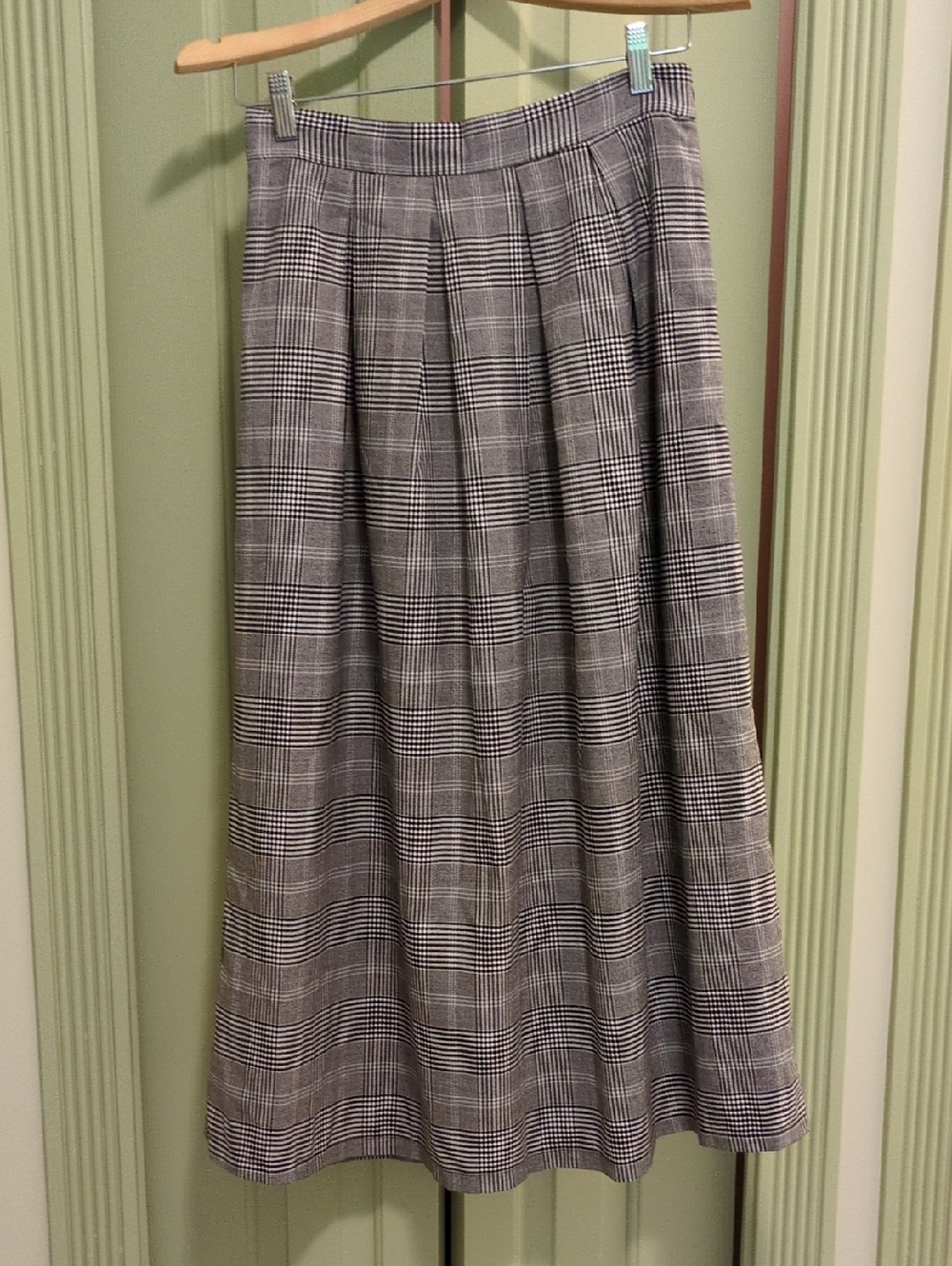 PAZZO Gray Plaid Midi Skirt with Pleats